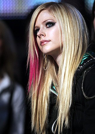 37998-avril-lavigne-gal-fhm08.jpg, 49 KB